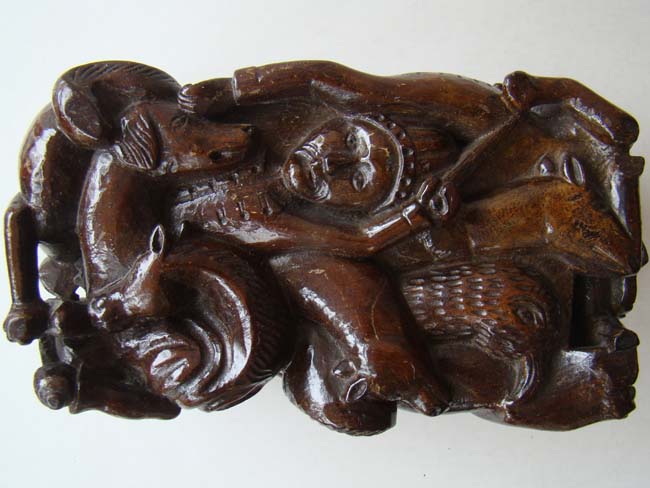 A Fabulous carved fruitwood "Bobbie Burns" Scottish tobacco box circa 1790-1800 — image 6
